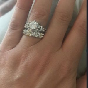 🍁 Beautiful Wedding & Engagement Ring